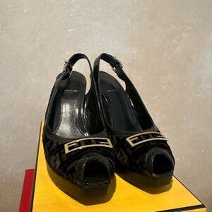 Fendi Heels with fendi buckle